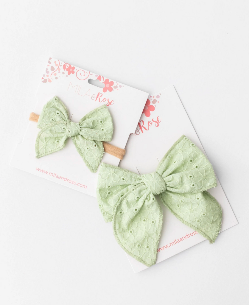 classic hair bow - pistachio green eyelet