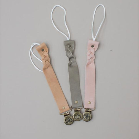 Grande Levi Leather Paci/Toy Clip